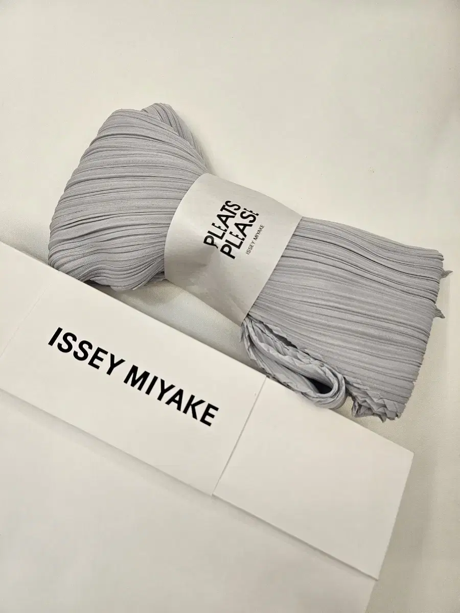 플리츠플리즈 이세이미야케 PLEATS PLEASE 스카프