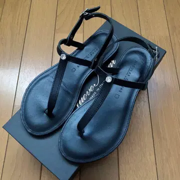 Nuovo Nicar 샌들 블랙