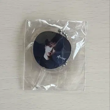 오자키 타쿠미 미니 부채 키링 xquare INI 캡슐 토이