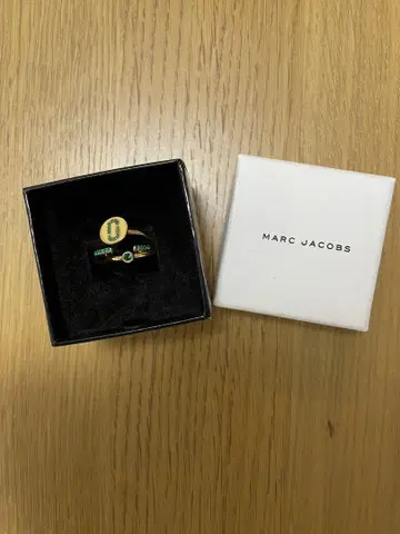 마크제이콥스 에메랄드 그린 반지 3개 세트