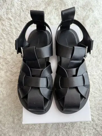 CAPRICIEUX LE'MAGE 구르카 샌들