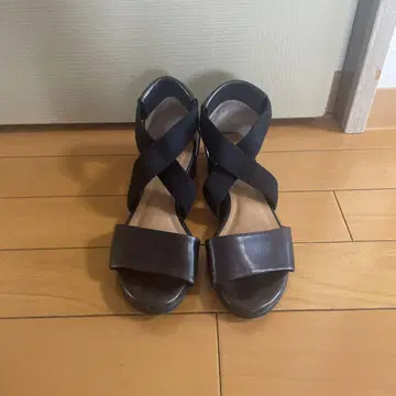 마가렛 호웰 블랙 샌들 23cm