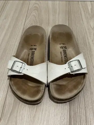 버켄스탁 화이트 샌들 37