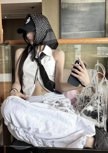S 사이즈 넥타이 셔츠 크롭트 화이트