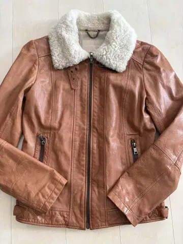 BANANA REPUBLIC 보아 옷깃 브라운 가죽