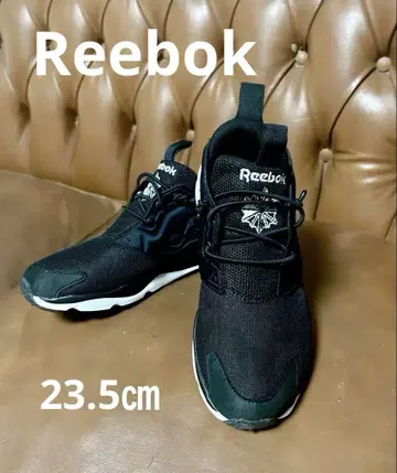 리복 블랙 스니커즈