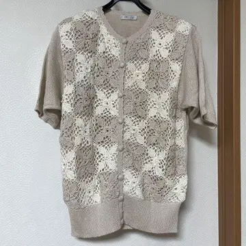 여성 반팔 스웨터 L 사이즈 색상 베이지 새상품급