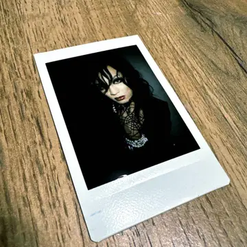 비주얼계 Kaya 고딕 의상 폴라로이드