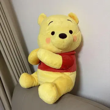 곰돌이 푸 빨간 볼 슈퍼 라지 봉제 인형 가로 포즈