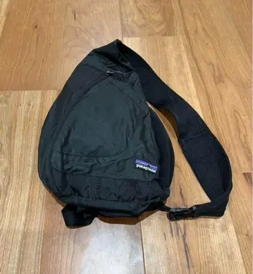 파타고니아 숄더백 블랙