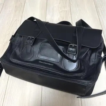 Dr.Martens 사첼백 숄더백 블랙 PA05X