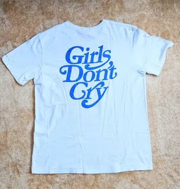 Girls Don't Cry 티셔츠 화이트 사이즈 XL