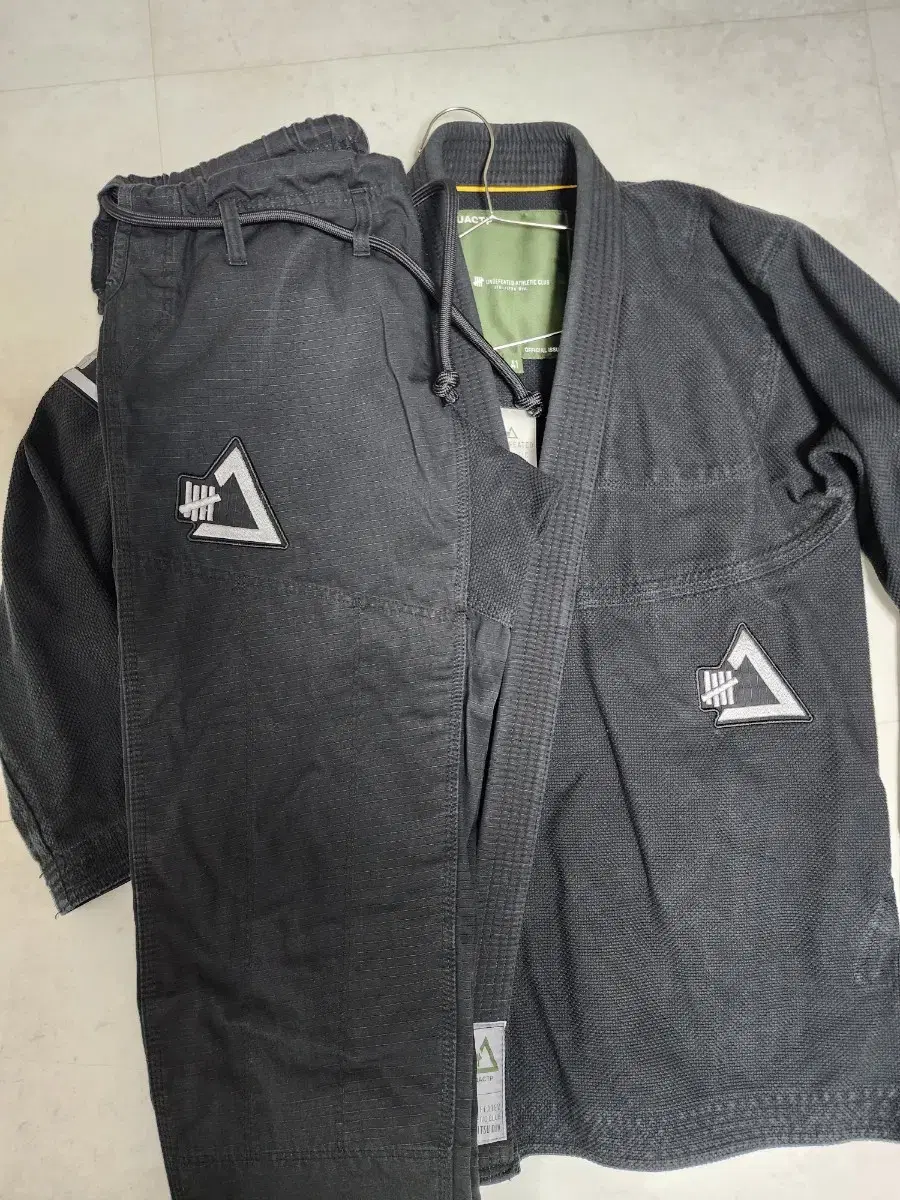 Vanguard Undefeated Black A1
