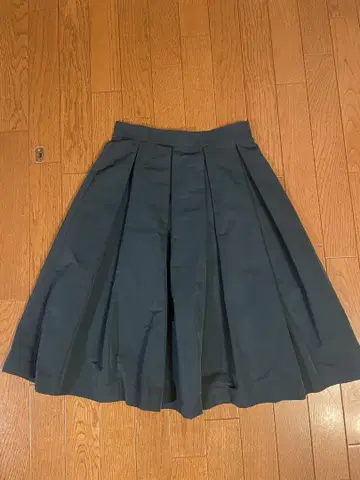 ANAYI 36 다크 그린 플리츠 스커트 미디 기장