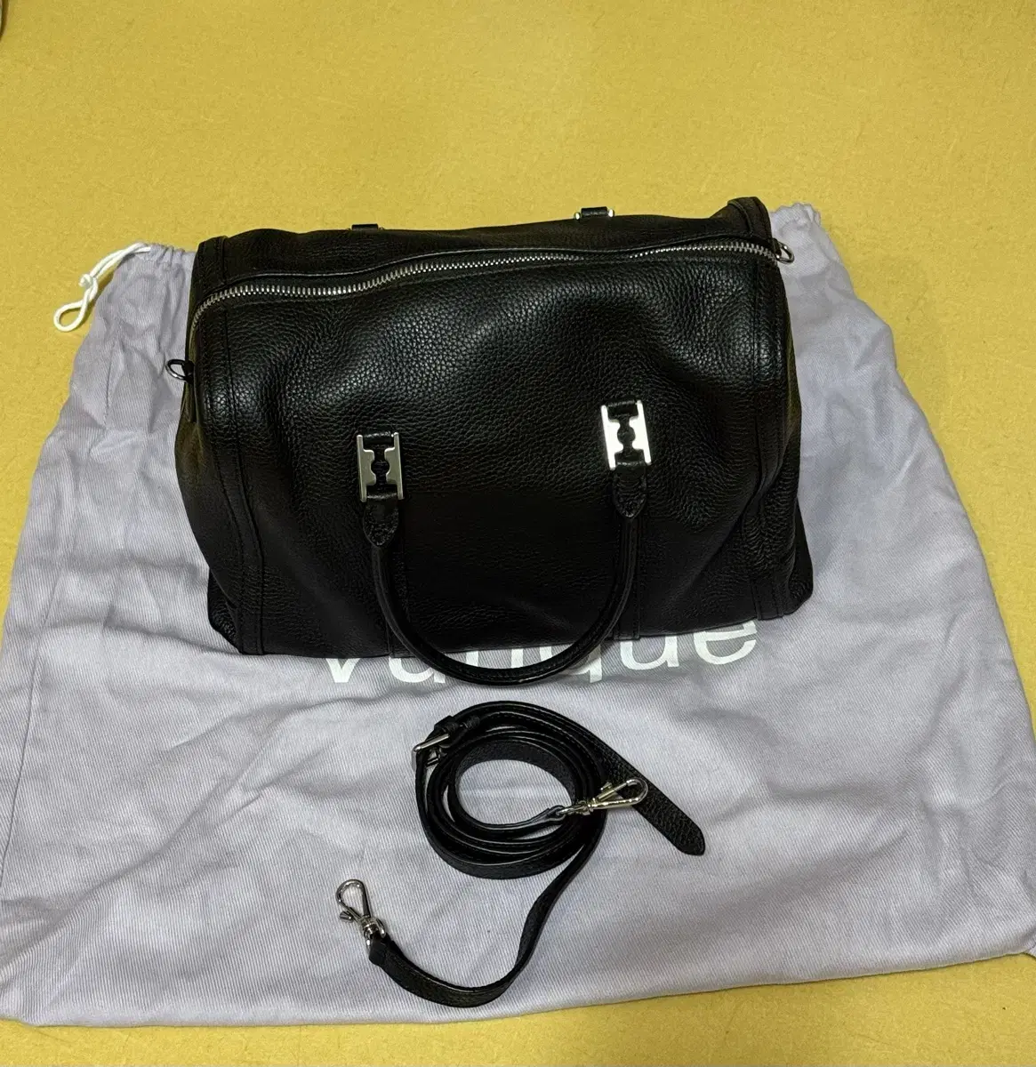Vunque Talk Talk Bag Black