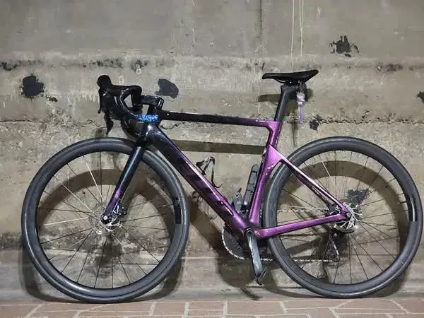 Cello Elliot D8 Disc Upgrade Bike, 2022 model