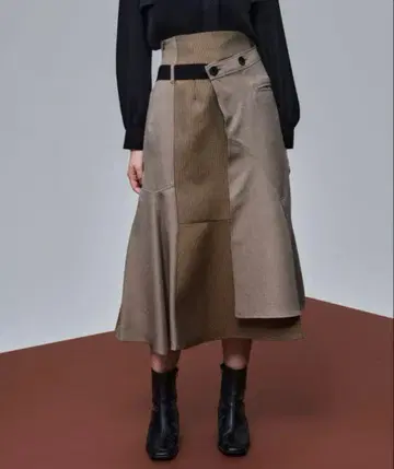 유나이티드 도쿄 백 랩 스커트