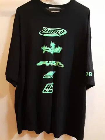 앰부쉬 로고 티셔츠 블랙