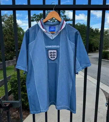 1996년 엄브로 잉글랜드 대표 축구 유니폼