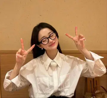 Bibiy. STEPHANIE SHIRT 화이트