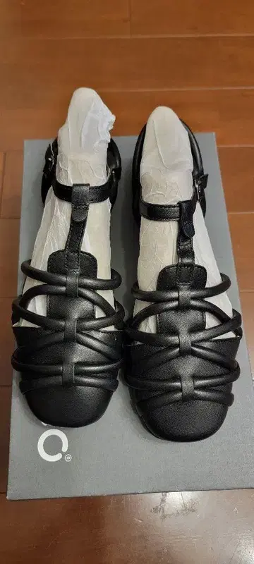 에코 애니네 샌들 36