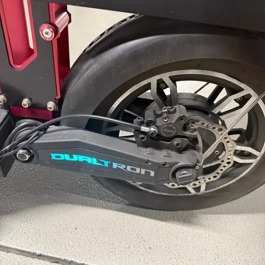 Dualtron City, two batteries #듀얼트론,#듀얼트론시티,#전동킥보드,#전동스쿠터 on Bunjang Global  Site.