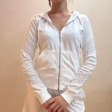 쥬시꾸뛰르 화이트 후드 부착 후드티 M