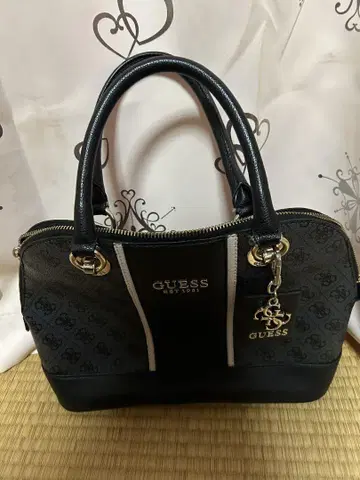 GUESS 네이비 핸드백 EST 1981