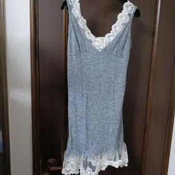 쓰리 포 타임 그레이 레이스 탱크탑