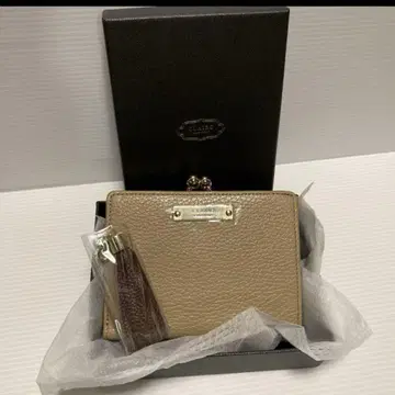 샌드 베이지 CLAIRE 클레어 이탈리아 가죽 무지 슈링크 가마구치 지갑