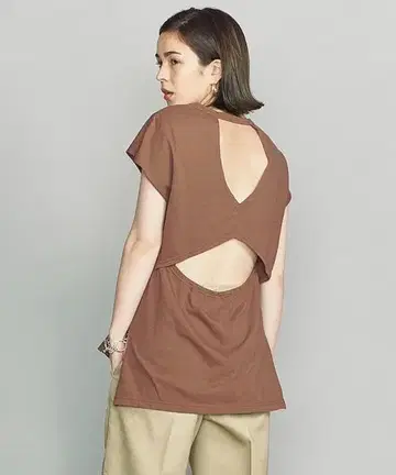 R JUBILEE 새상품 백 오픈 프렌치 슬리브 티셔츠