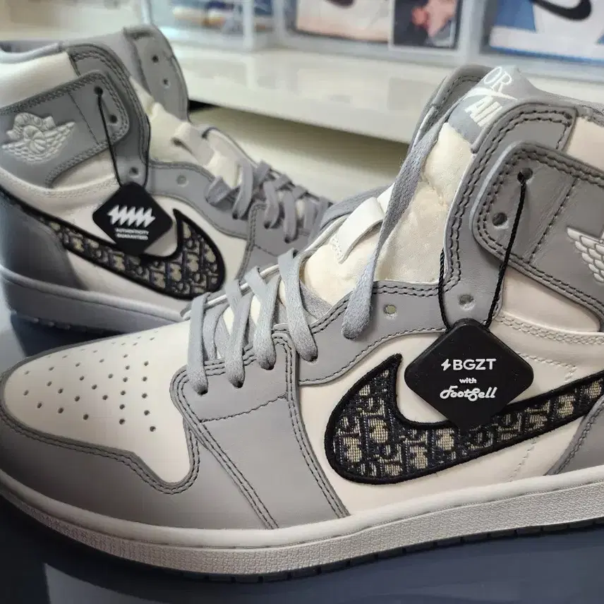 디올 Jordan 1 x Dior High OG 조던1 하이 사진 1