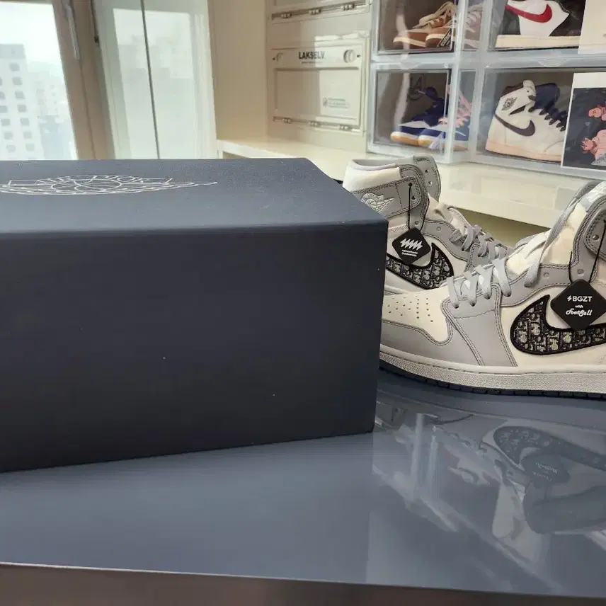 디올 Jordan 1 x Dior High OG 조던1 하이 사진 2
