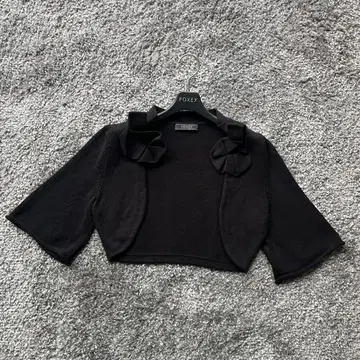 FOXEY 40 플라워 모티브 블랙 볼레로
