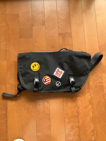 [정크 제품] 히스테릭 글래머 블랙 메신저 백