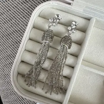 JILLSTUART 엘레강트 태슬 귀걸이
