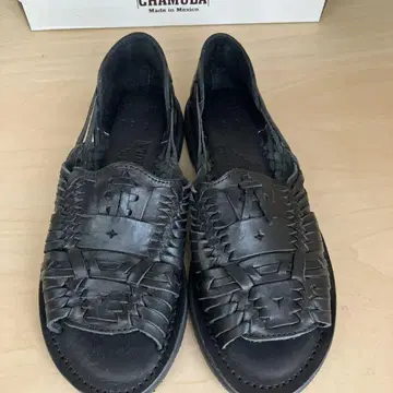 CHAMULA 블랙 가죽 샌들 23cm