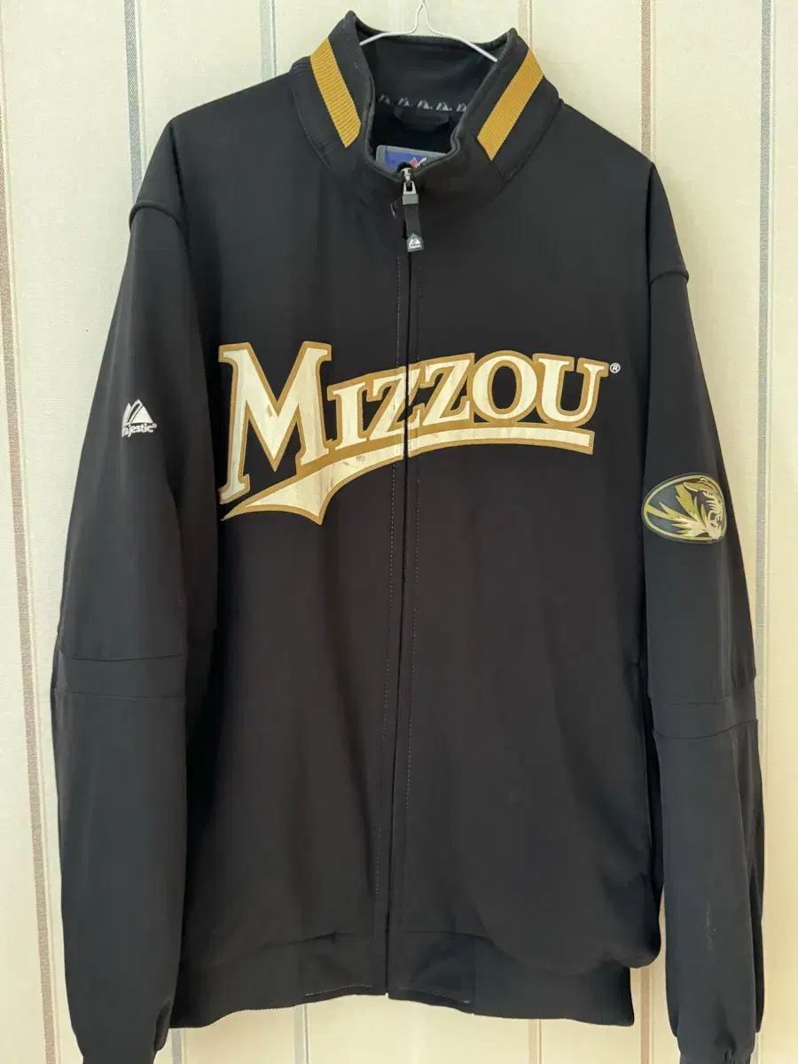 Majestic XL Zip-Up