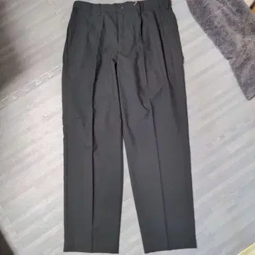 무인양품 바람이 통하는 턱 테이퍼드 팬츠 L