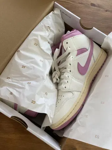 WMNS AIR JORDAN 1 MID 8 화이트/핑크