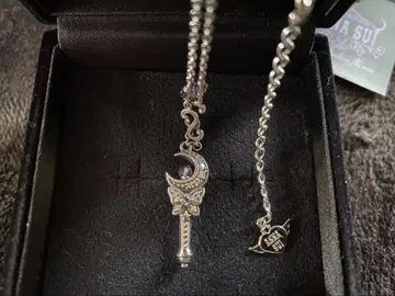 이세탄 ANNA SUI 세일러문 문 스틱 목걸이