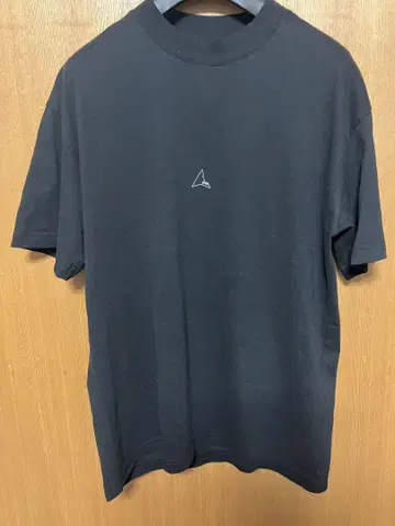 roa hiking 로고 티셔츠 S 사이즈