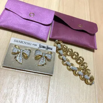 Neiman Marcus 스와로브스키 귀찌 팔찌