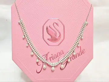 SWAROVSKI 아리아나 그란데 비쥬 초커