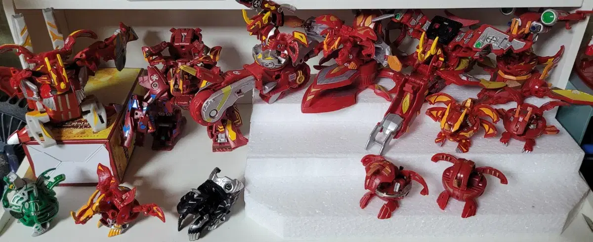 [Bakugan] Dragonoid full set and other rare Bakugan, etc. in bulk.
