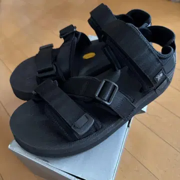 mastermind SUICOKE 블랙 샌들