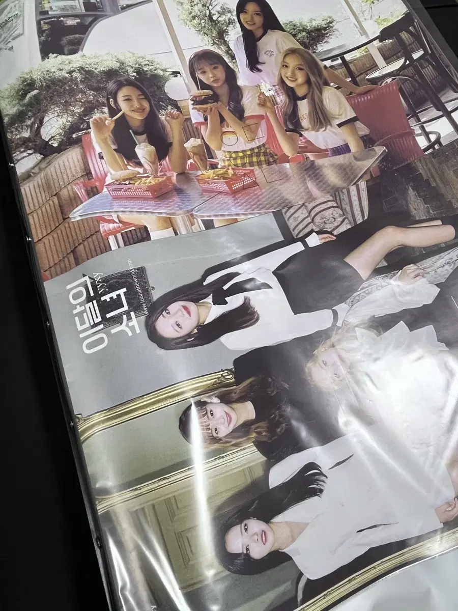 이달의 소녀 포스터 판매
