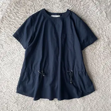 새상품급 사카이 lulck 백 오픈 S/S 블라우스 1 네이비