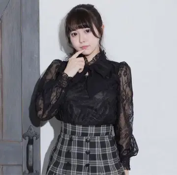 pium 레이스 케이프 보타이 블라우스