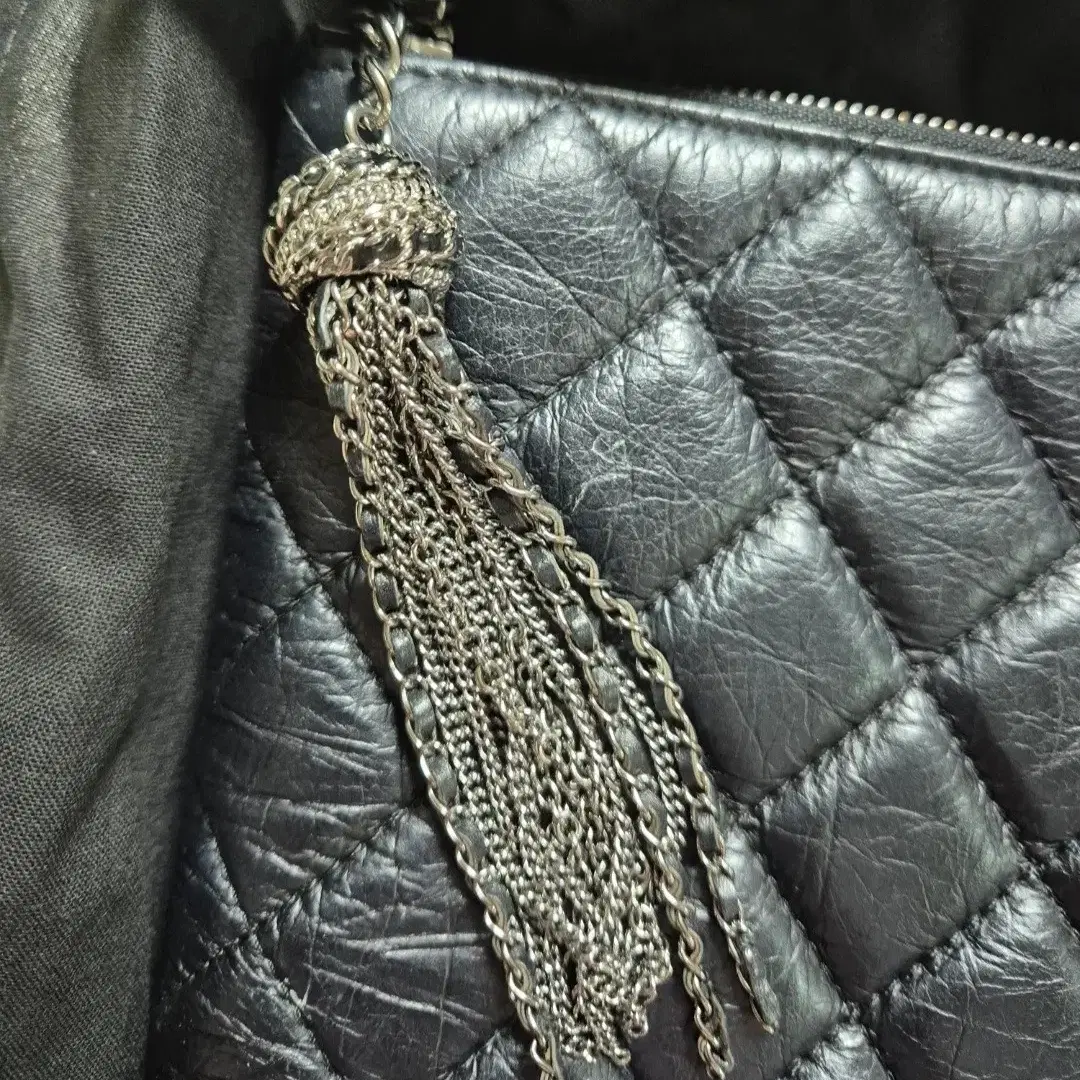 CHANEL | 샤넬 Chanel Charm Embellished Vintage Classic